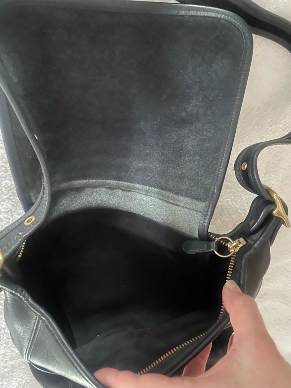 Vintage Coach Black Slim Duffle Sac Bucket Bag - Picture 10 of 16